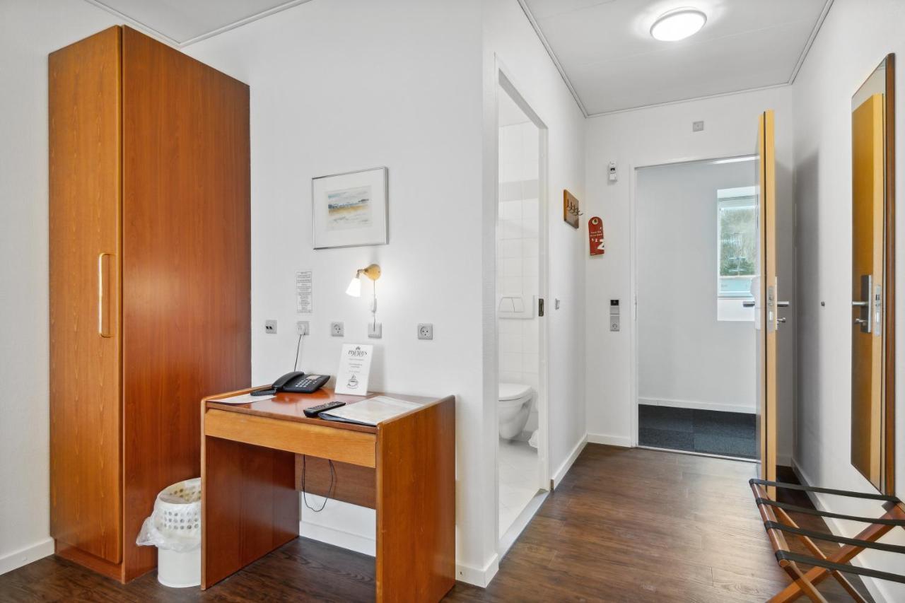 Hotel Pinenhus Glyngøre エクステリア 写真