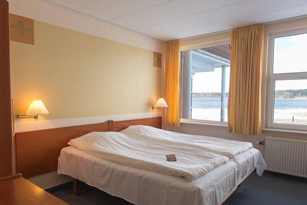 Hotel Pinenhus Glyngøre エクステリア 写真