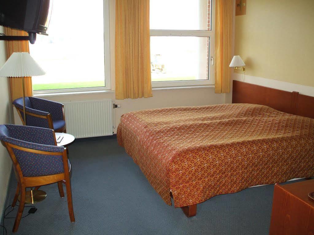 Hotel Pinenhus Glyngøre エクステリア 写真
